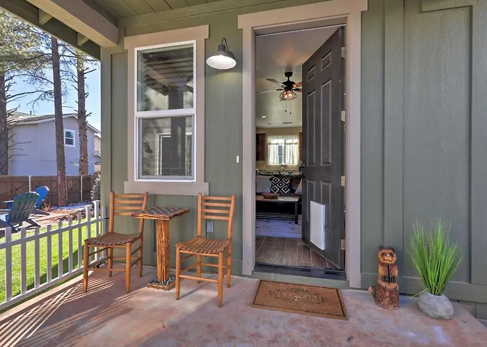 Family Hideaway W/ Guest House! *
