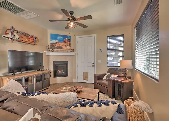 Family Hideaway W/ Guest House!
