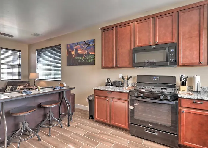 Family Hideaway W/ Guest House! Flagstaff