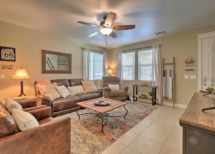 Family Hideaway W/ Guest House! *
